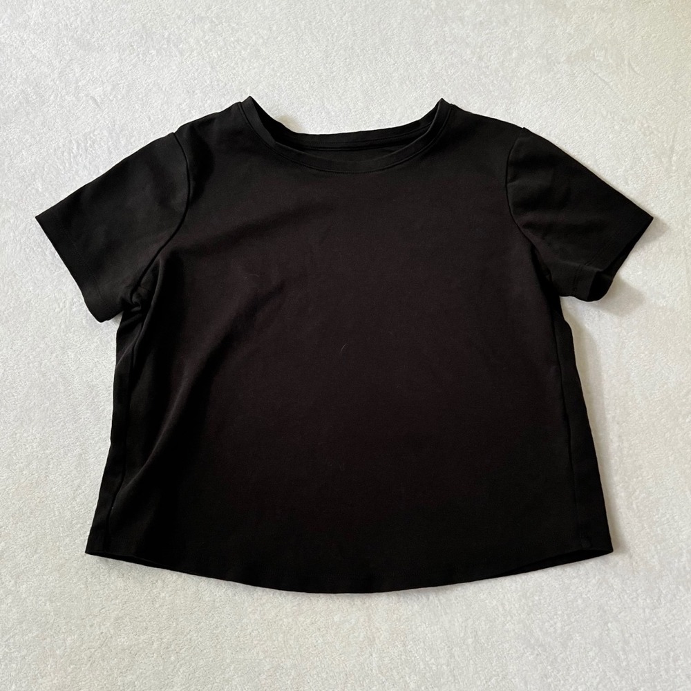 True Classic Crop Boxy Crewneck Tee Black Short Sleeve Women Medium NWOT